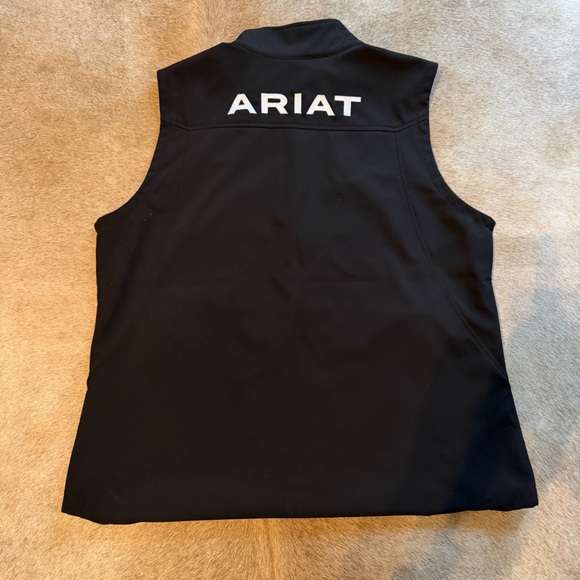 Ariat Black Vest with Logo - Picture 2 of 3